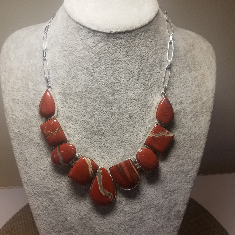 FABULOUS NECKLACE NWOT